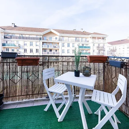 Appartamento At 5 Min Bussy-Saint-Georges